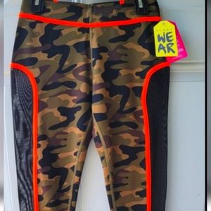 ZUMBA CAMOUFLAGE LEGGINS NEW WITH tag PRICE FIRM THANKS